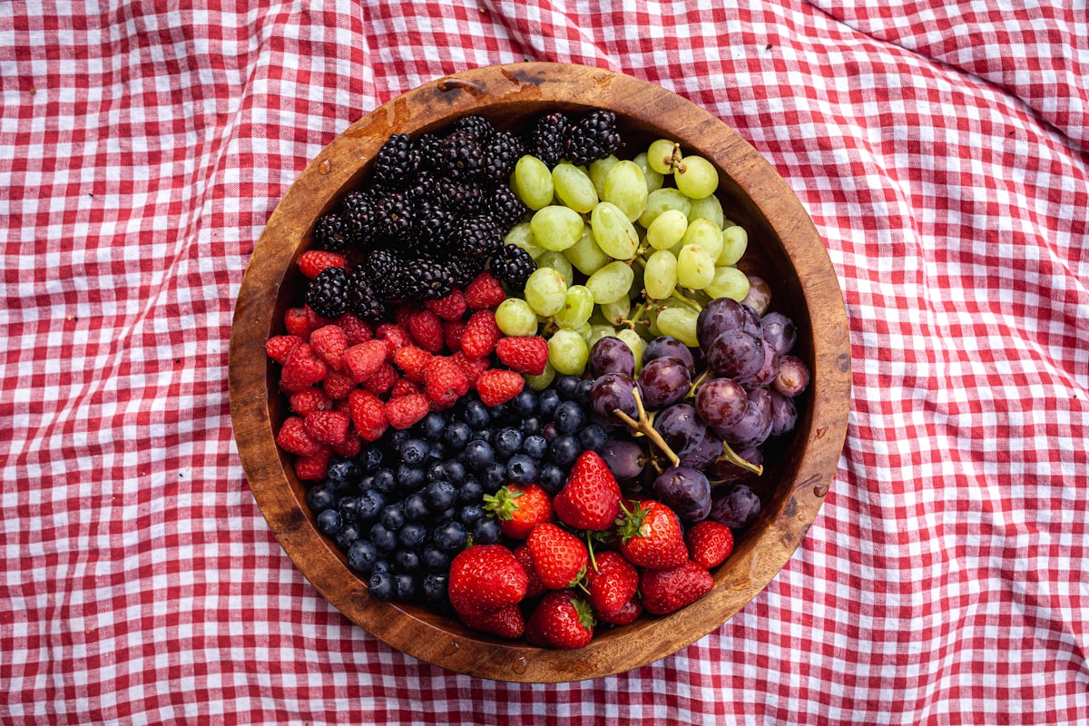 Balanced breakfast with whole grains and fresh fruits